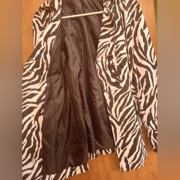 Zebra print jacket - Picture 6 of 6